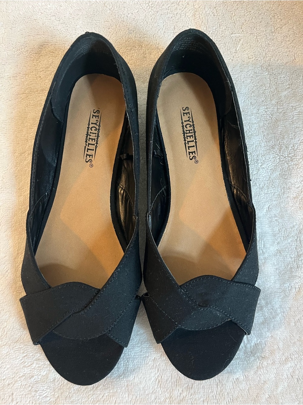 Seychelles Black Peep-Toe Twist-Front Flats 7 wide